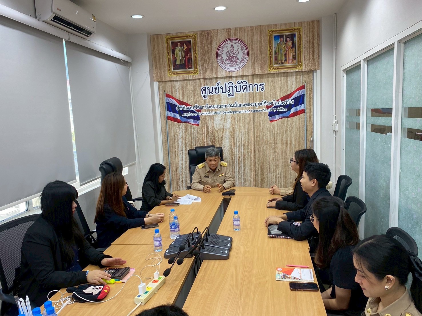 กลุ่มตรวจสอบภายในเข้าตรวจสอบการเบิกจ่ายงบประมาณแทนกรมกิจการผู้สูงอายุและการดำเนินงานของสำนักงานพัฒนาสังคมเเละความมั่นคงของมนุษย์จังหวัดอ่างทอง