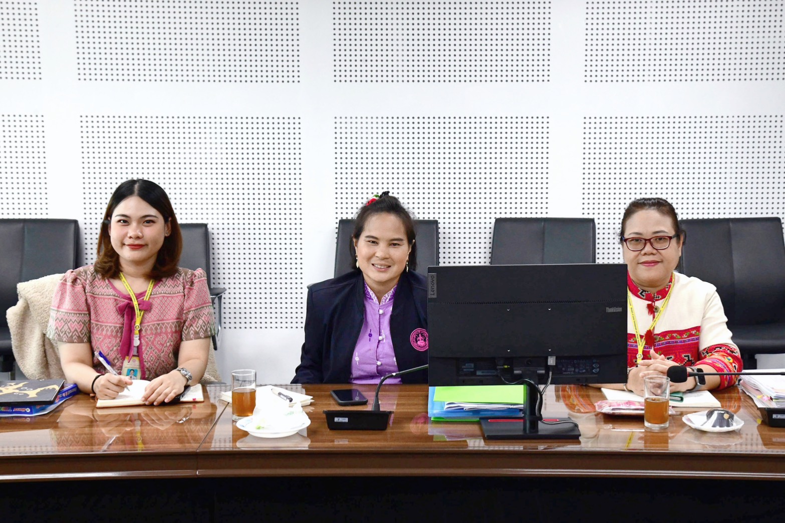 ผส. ประชุมขับเคลื่อนติดตามงานและแลกเปลี่ยนเรียนรู้ ในสภากาแฟ (เย็น)