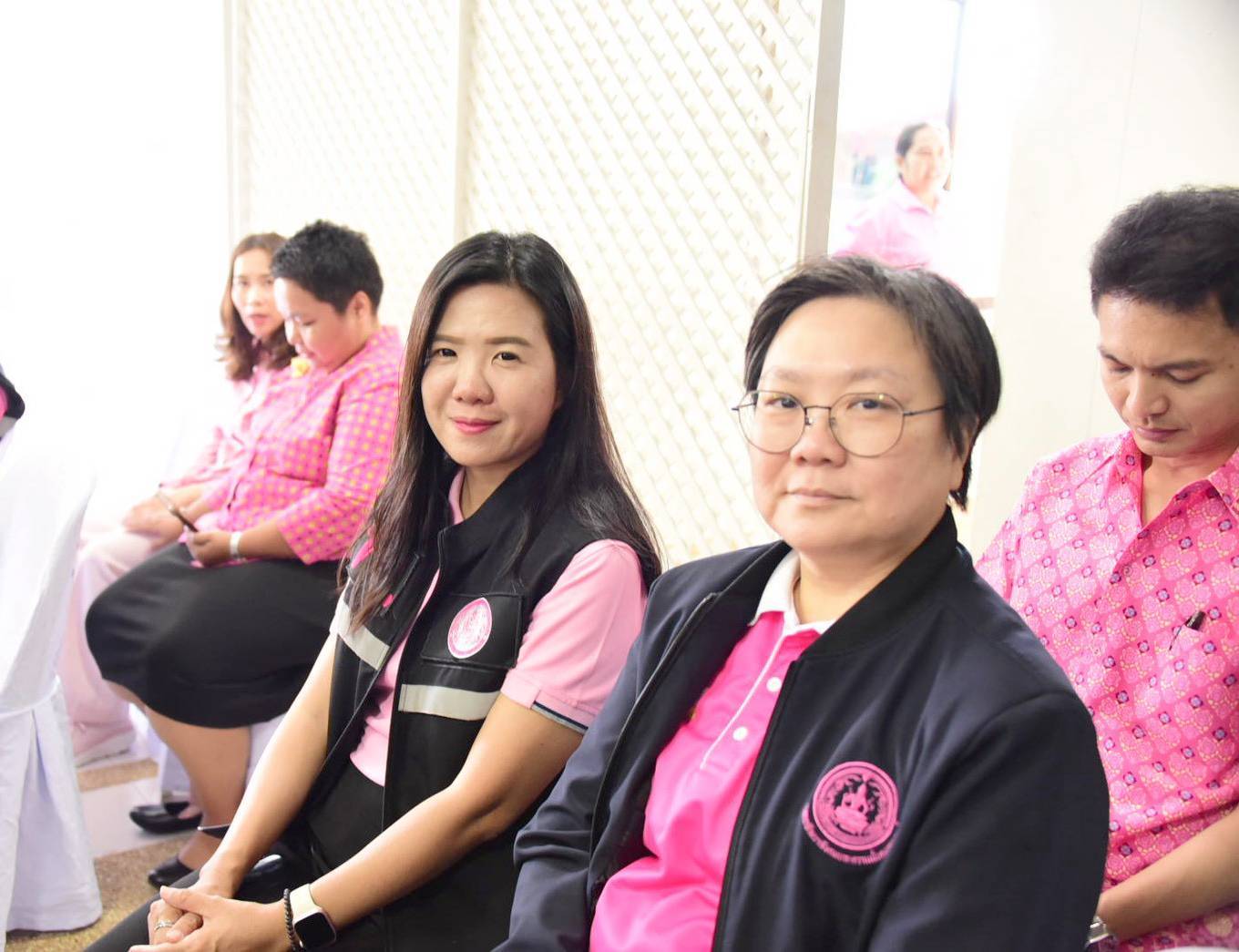 ผส. ร่วมลงพื้นที่โครงการหมู่บ้านเอื้ออาทรวัดรังสีสุทธาวาส (วัดไร่กล้วย) จังหวัดชลบุรี เพื่อติดตามการขับเคลื่อนงานพัฒนาคุณภาพชีวิตด้านที่อยู่อาศัยสำหรับผู้มีรายได้น้อย