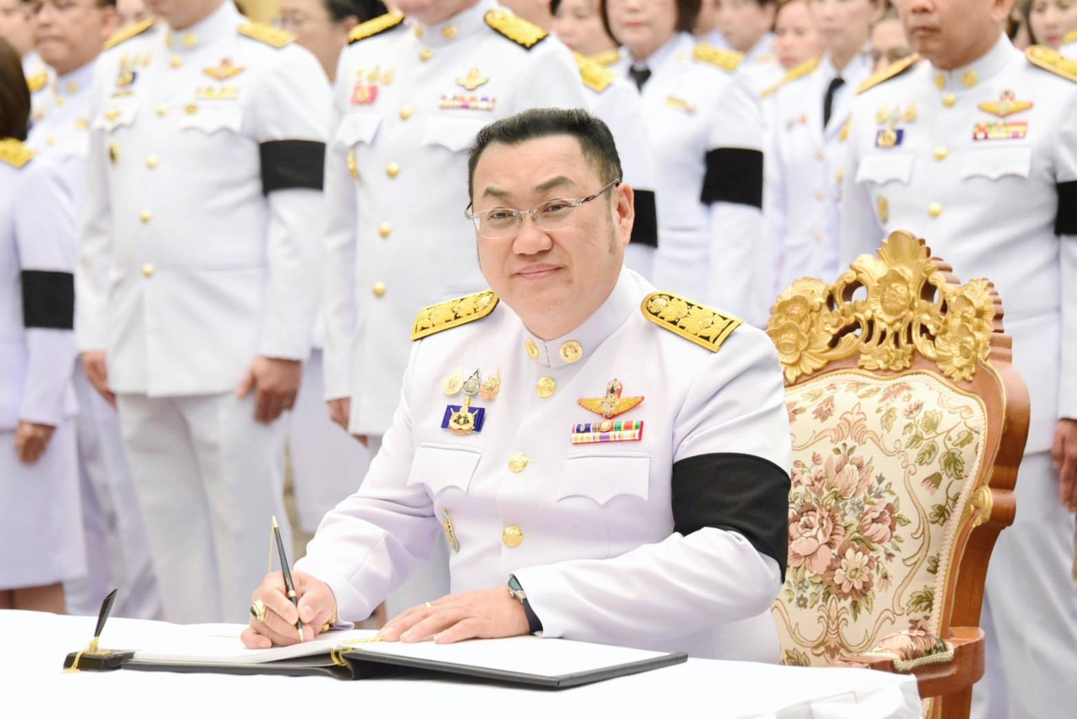 ผส. ร่วมพิธีลงนามถวายความอาลัยสมเด็จพระนางเจ้าสิริกิติ์ พระบรมราชินีนาถ พระบรมราชชนนีพันปีหลวง พระผู้เสด็จสู่สวรรคาลัย ด้วยสำนึกในพระมหากรุณาธิคุณอันหาที่สุดมิได้