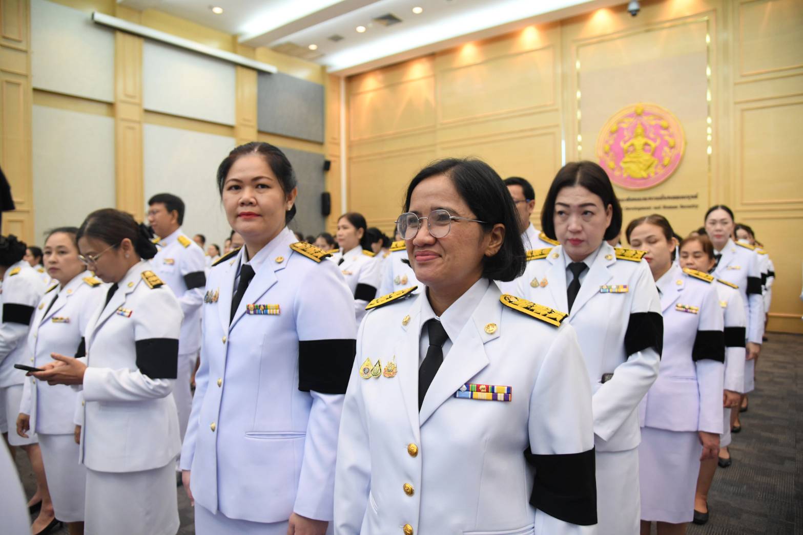 ผส. ร่วมพิธีลงนามถวายความอาลัยสมเด็จพระนางเจ้าสิริกิติ์ พระบรมราชินีนาถ พระบรมราชชนนีพันปีหลวง พระผู้เสด็จสู่สวรรคาลัย ด้วยสำนึกในพระมหากรุณาธิคุณอันหาที่สุดมิได้