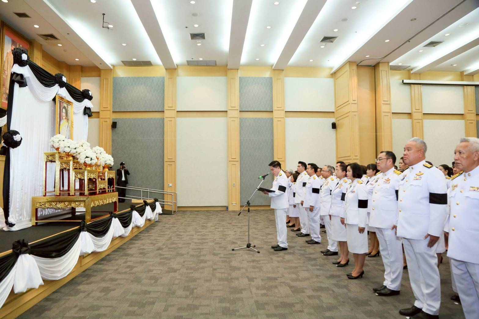 ผส. ร่วมพิธีลงนามถวายความอาลัยสมเด็จพระนางเจ้าสิริกิติ์ พระบรมราชินีนาถ พระบรมราชชนนีพันปีหลวง พระผู้เสด็จสู่สวรรคาลัย ด้วยสำนึกในพระมหากรุณาธิคุณอันหาที่สุดมิได้