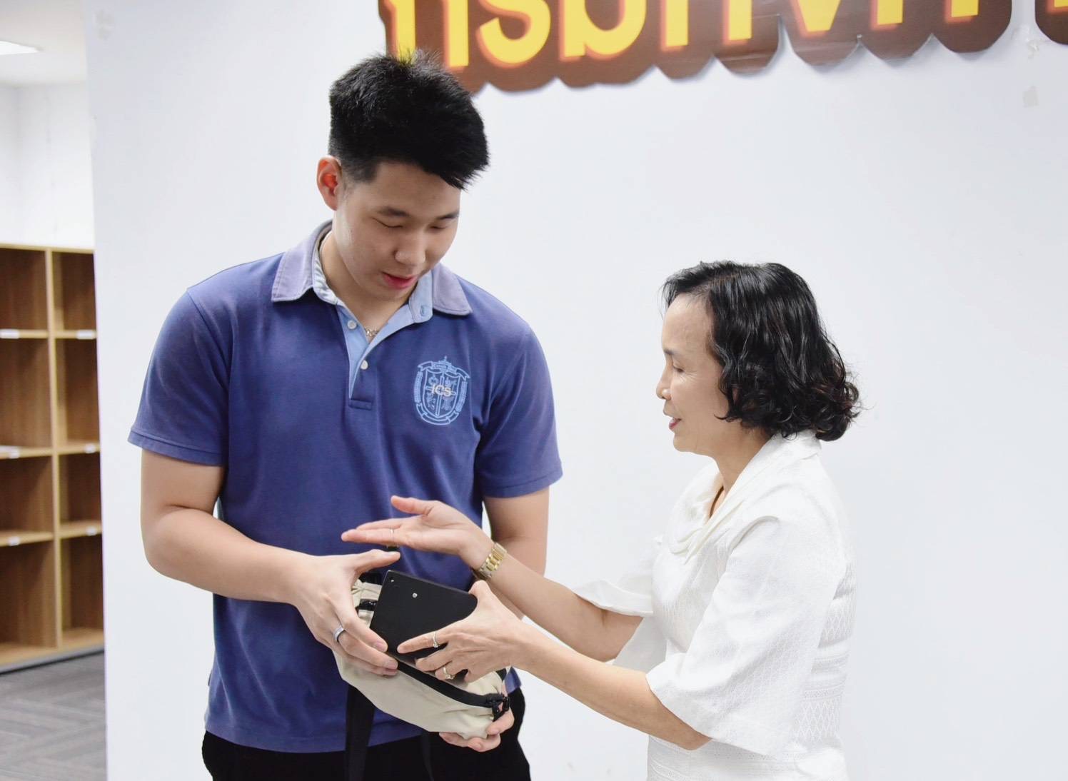 ผส. รับมอบเก้าอี้สุขาอัพไซเคิลและนวัตกรรมเพื่อสังคมสูงวัย