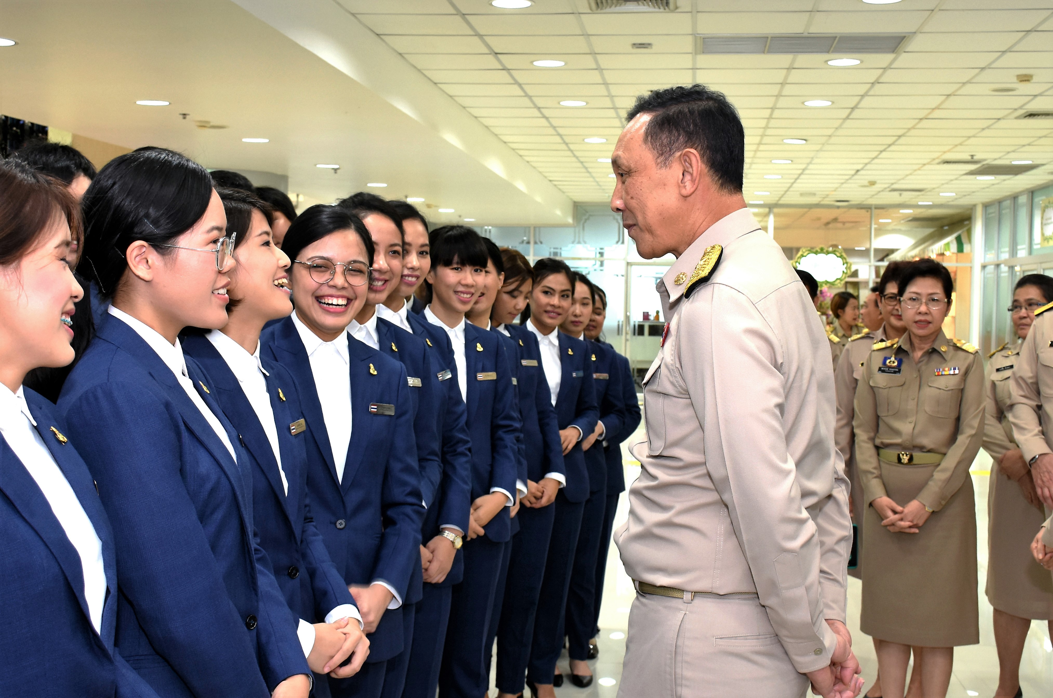  กรมกิจการผู้สูงอายุ ร่วมมอบเข็มเครื่องหมายเยาวชนพระราชทาน โครงการเรือเยาวชนเอเชียอาคเนย์ ประจำปี ๒๕๖๑ รุ่นที่ ๔๕