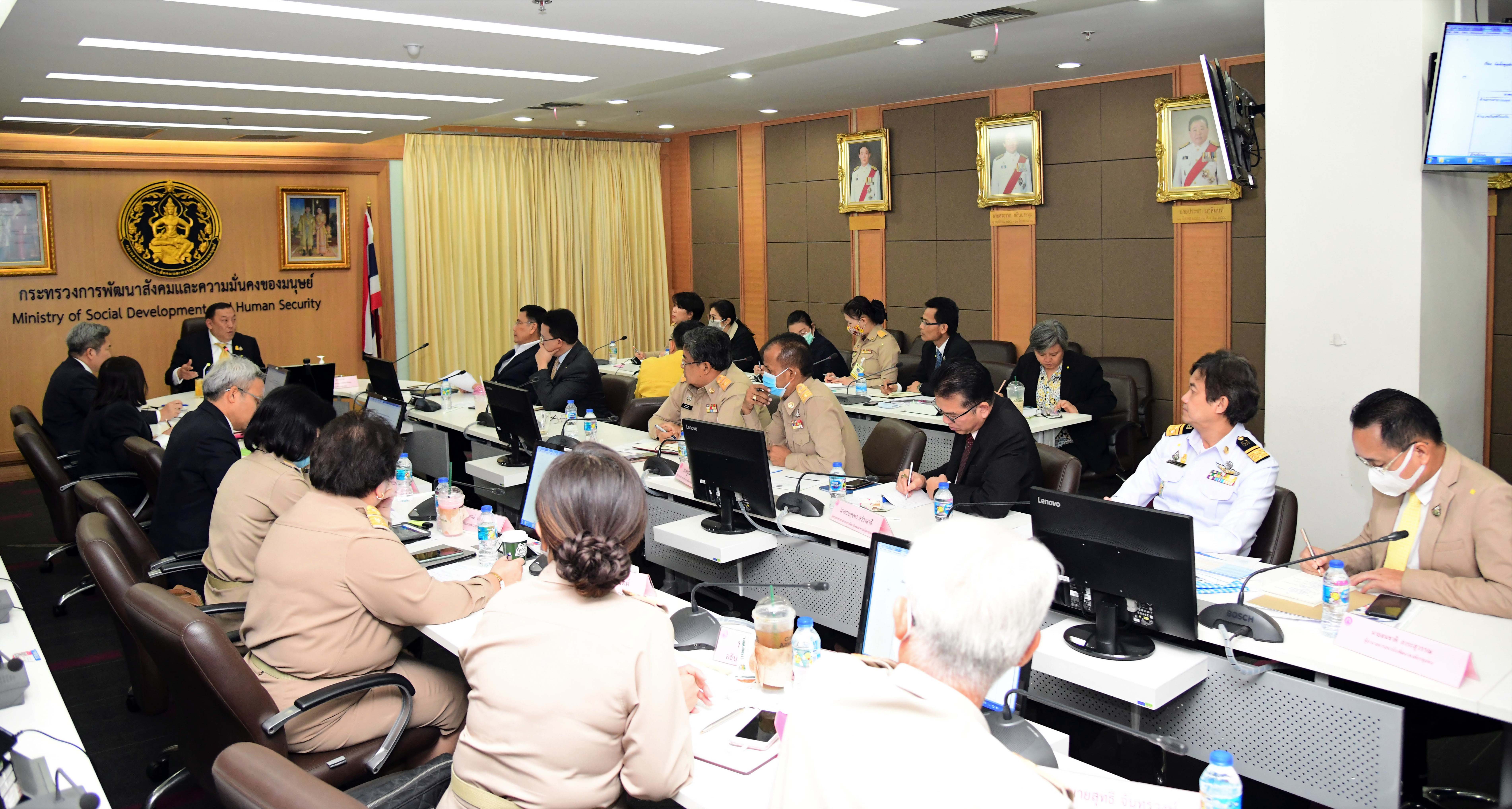 ประชุมตามข้อสั่งการของนายกรัฐมนตรีในด้านมาตรการป้องกันการระบาด 