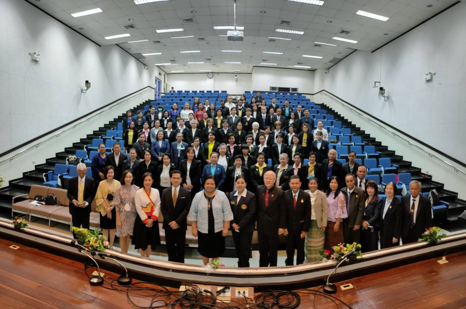 อธิบดีกรมกิจการผู้สูงอายุ เป็นประธานในพิธีปฐมนิเทศ โรงเรียนผู้สูงอายุปริญญาชีวิตอินเตอร์ประเทศ