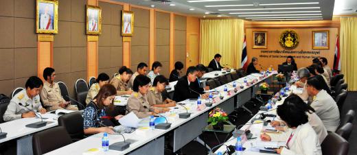 อธิบดีกรมกิจการผู้สูงอายุ เข้าร่วมการประชุมติดตามความคืบหน้าการเตรียมการสำหรับการประชุมคณะกรรมการผู้ช่วยรัฐมนตรี ครั้งที่ 4/2559