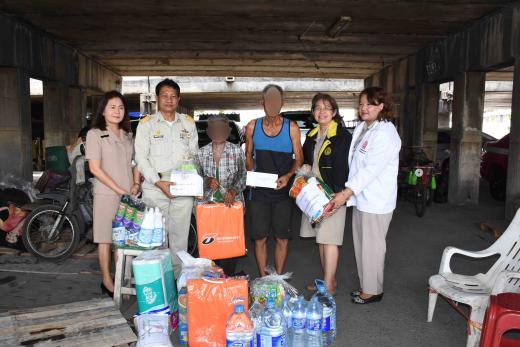 ผอ.กองส่งเสริมสวัสดิการและคุ้มครองพิทักษ์สิทธิผู้สูงอายุร่วมกับหน่วยงานที่เกี่ยวข้อง ลงพื้นที่ให้ความช่วยเหลือผู้สูงอายุย่านรังสิต จังหวัดปทุมธานี