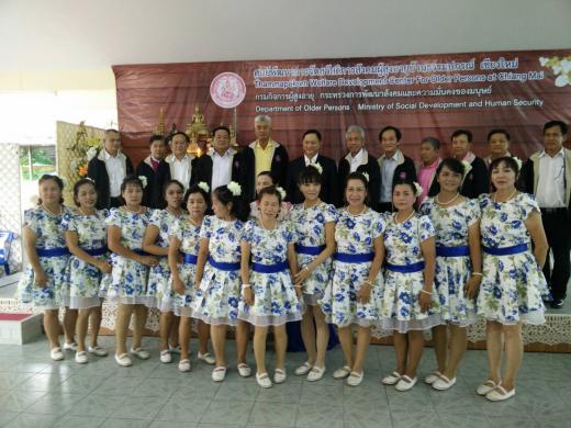 รมว.พม. พร้อมด้วยอธิบดีกรมกิจการผู้สูงอายุ ตรวจเยี่ยมโครงการก่อสร้างศูนย์ผู้สูงอายุและศูนย์พัฒนาการจัดสวัสดิการสังคมผู้สูงอายุ บ้านธรรมปกรณ์ จ.เชียงใหม่