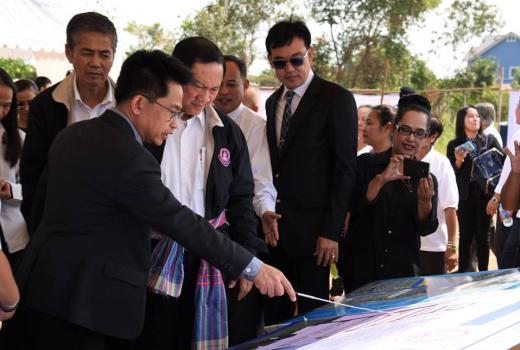 พิธียกเสาเอกชุมชนเลียบคลองสอง โซน ๓